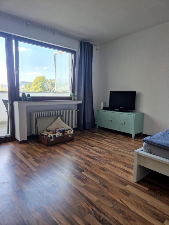 Well Located Flat With Balcony Apartment Dusseldorf Exterior photo